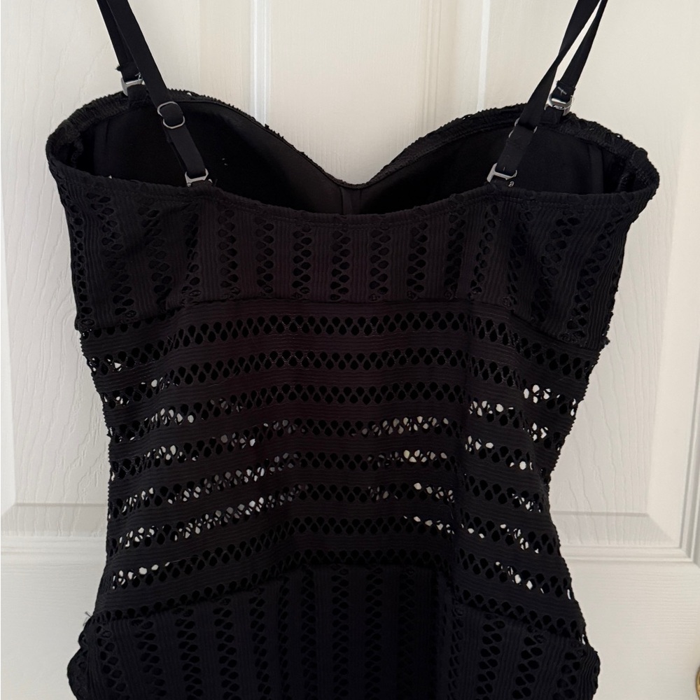 Kenneth Cole Women’s Black Crochet one-piece Large - Picture 6 of 6
